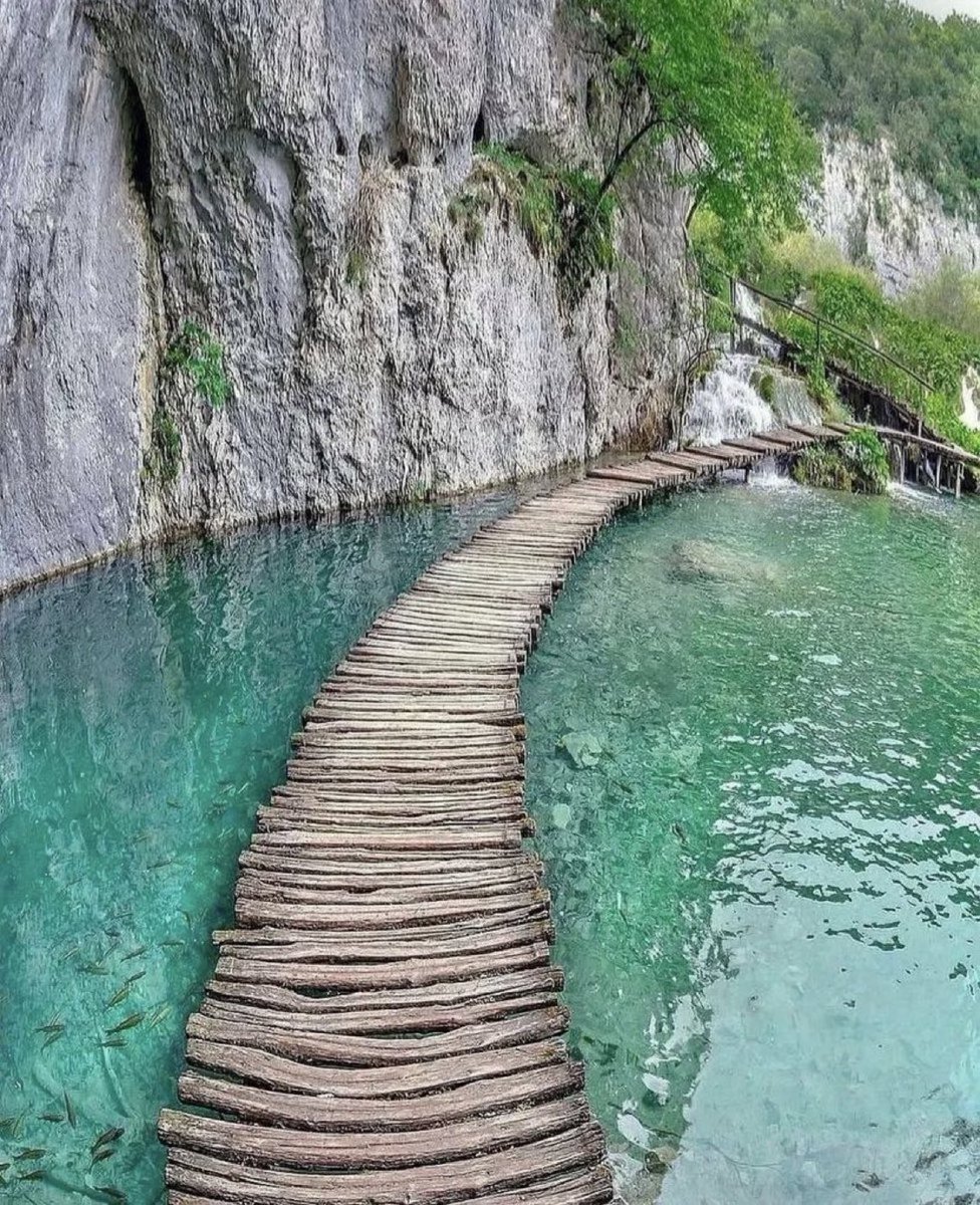 viewsoff's tweet photo. Croatia https://t.co/naqXZm1BiY