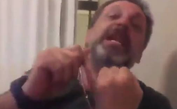 Tade0_o's tweet photo. de onda lleve los parlantes ala casa y vimos una pelicula.
me dijo "veni mañana a ver la segunda"
me bañe y me dejo plantado: "me dormi"
no me contesta por 4 dias
me manda a hacer fila para verla despues de otros amigos
tienemis parlantes y mi vieja piensa que los vendi por droga https://t.co/8JqnhoZACn
