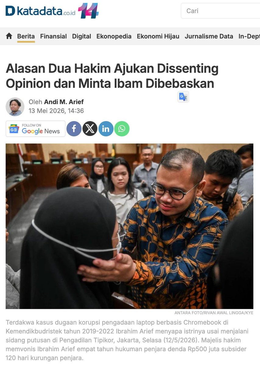 ibamarief's tweet photo. 100% VC/investor yang curhat ke kami, bilang Indo terlalu berisiko untuk investasi sejak kasus Ibam, Nadiem, dan Nicko.

Ada yang pilih rugi miliaran daripada ambil risiko investasi di industri yang kalau startupnya sukses malah kena kriminalisasi atau diperas oknum2 korup.

Yang namanya investor, sudah pasti paling perhitungan soal risiko.

Kalau sudah bertindak profesional pun, tidak menerima uang sepeser pun, masukan dan keputusannya wajar, tapi tetap bisa kena kriminalisasi, bagaimana mereka bisa percaya Indonesia punya kepastian hukum?

Bagi investor, artinya risikonya tinggi bahwa suatu hari nanti investasinya bisa dikriminalisasi, dan imbalnya rendah karena nilai investasinya bisa hancur lebur.

Kalau risikonya tinggi, imbalnya rendah, buat apa dia investasi di Indonesia?

Yang Indonesia butuhkan bukan regulasi baru, bukan juga taruh founder startup di panggung.

Yang Indonesia butuhkan adalah kepastian hukum.

Contoh sederhana soal ketidakpastian hukum: dalam kasus Ibam, tafsir Pasal 3 UU Tipikor diperluas, sehingga semua orang yang pernah ikut rapat pemerintah dianggap punya kewajiban setara pejabat.

Padahal Ibam sudah berkali-kali mengingatkan kementerian secara profesional bahwa Chromebook butuh diuji dulu, dan fakta persidangan menunjukkan peringatan Ibam tidak didengar oleh pejabat Eselon I/II yang melakukan pengadaan.

Tapi Ibam tetap divonis 4 tahun penjara karena perluasan tafsir di atas.

Tiga hakim menilai bahwa mengingatkan dan menyatakan keberatan saja tidak cukup.

Ibam, yang berstatus konsultan eksternal, bahkan ngga digaji oleh negara, dianggap secara de facto punya kewajiban menghentikan para pejabat Eselon I/II tersebut dalam menyalahgunakan masukan yang pernah Ibam berikan.

Apakah masuk akal, seorang konsultan yang bukan pejabat pemerintah dianggap punya kewenangan secara de facto, padahal fakta persidangan menunjukkan masukannya banyak tidak didengar?

Apabila penegakan hukum tipikor dalam praktiknya justru berujung pada kriminalisasi, dan memaksa hakim melakukan “akrobat hukum” untuk mempertahankan konstruksi putusannya, maka patut dipertanyakan: apakah kepastian hukum masih menjadi tujuan utama?

Ataukah putusan tersebut lebih ditujukan untuk mempertahankan narasi hukum tertentu, meskipun harus mengesampingkan prinsip-prinsip hukum yang seharusnya dijunjung tinggi, dan malah menghasilkan preseden buruk bagi negara kita?

Masa sih preseden buruk? Mari kita ambil contoh.

Kamu pernah ikut FGD pemerintah? Pernah diundang rapat oleh kementerian/lembaga dan dimintai masukan?

Dengan perluasan tafsir UU Tipikor di atas, kamu bisa dipenjara kalau suatu hari masukan kamu dipakai pejabat untuk korupsi.

Karena masukan kamu bisa dianggap memberi kamu kewenangan secara de facto, lalu kamu dinilai tidak menghentikan pejabat melakukan korupsi, meskipun korupsinya mereka lakukan tanpa sepengetahuanmu.

Ironisnya, seperti dalam kasus Ibam, yang kemudian diancam penjara adalah kamu, bukan pejabat-pejabat korup tersebut.

Kamu tidak menerima uang korupsi sepeser pun? Tetap bisa dipenjara.

Ini karena UU Tipikor sudah lama mengalami perluasan tafsir melalui adanya frasa "memperkaya pihak lain".

Dalam putusan Ibam, kelima Hakim mengakui Ibam tidak memperkaya diri maupun menerima aliran dana, baik secara langsung maupun tidak langsung, tapi tetap divonis karena "memperkaya pihak lain".

Padahal frasa tersebut awalnya dirumuskan untuk memidana orang yang menerima keuntungan secara tidak langsung lewat pihak lain, namun kini menjadi pasal karet karena tafsirnya diperluas.

Dengan adanya putusan terhadap Ibam, kini Pasal 3 UU Tipikor/Pasal 604 KUHP baru, kembali dihadapkan pada risiko perluasan tafsir menjadi pasal yang semakin karet lagi.

Yaitu siapapun yang pernah beri masukan bagi negara, jadi dianggap punya kewajiban menghentikan pejabat menggunakan masukannya untuk korupsi, meskipun korupsi tersebut dilakukan tanpa sepengetahuan dia.

Kami tidak ingin putusan Ibam digunakan sebagai preseden untuk memenjarakan banyak orang yang pernah atau mau bantu Indonesia.

Apalagi sampai membuat hukum menjadi semakin tidak pasti, sampai-sampai pejabat korup bisa bebas dengan cara menyalahkan masukan orang yang tidak korupsi atas perbuatan korup mereka.

Apa jadinya masa depan Indonesia kita tercinta, jika ketidakpastian hukum menjadi sekentara itu?

Semua ini, adalah pendorong kami untuk terus berjuang melalui banding.

Jangan sampai hanya demi pihak-pihak tertentu mengejar sebuah "target", kepastian hukum satu negara dicederai, dan efek dominonya menjalar ke mana-mana.

Putusan yang penuh "akrobat" ini harus dibatalkan. Ibam, Nadiem, Nicko, dan semua yang dikriminalisasi harus bebas. Kepastian dan supremasi hukum di Indonesia harus ditegakkan.

Banyak hal di negara ini niscaya bisa kembali ke jalur yang benar jika penyalahgunaan hukum bisa dihentikan.

Mohon bantu kami, mohon kawal selalu 🙏🏼