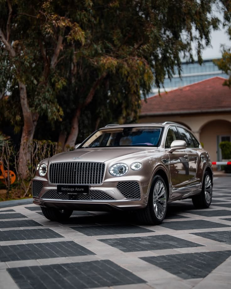 KKdwarren's tweet photo. They see a luxury cruiser, I feel that heavy twin-turbo pull smoothing out every rough patch on the map. 👑 https://t.co/JIOAD2zA8K