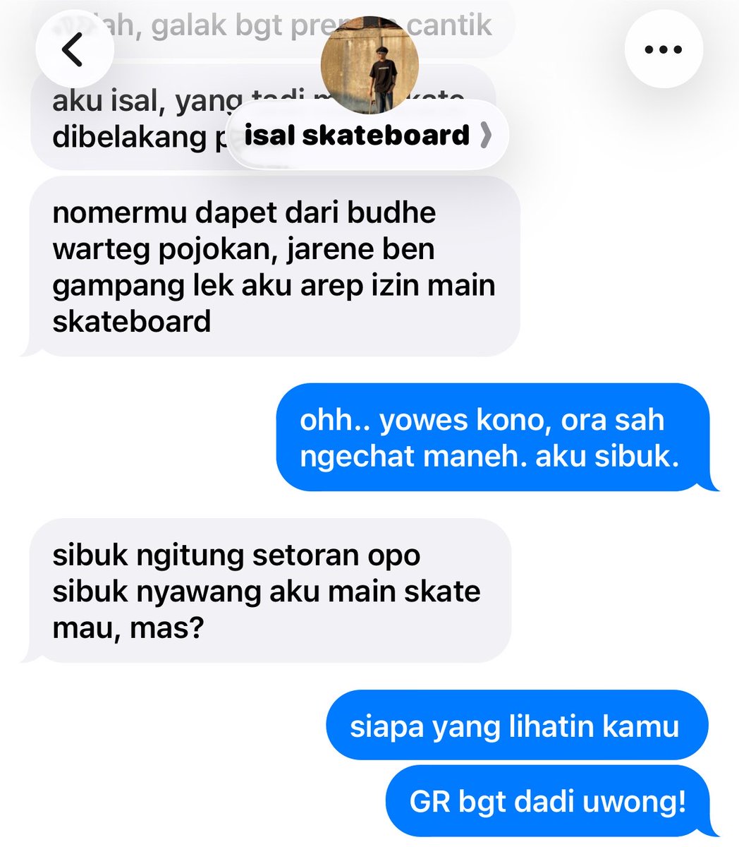 bambiecst's tweet photo. #mengmiong — usaha si anak skate ngedeketin preman cantik https://t.co/Un2EXBcHyI