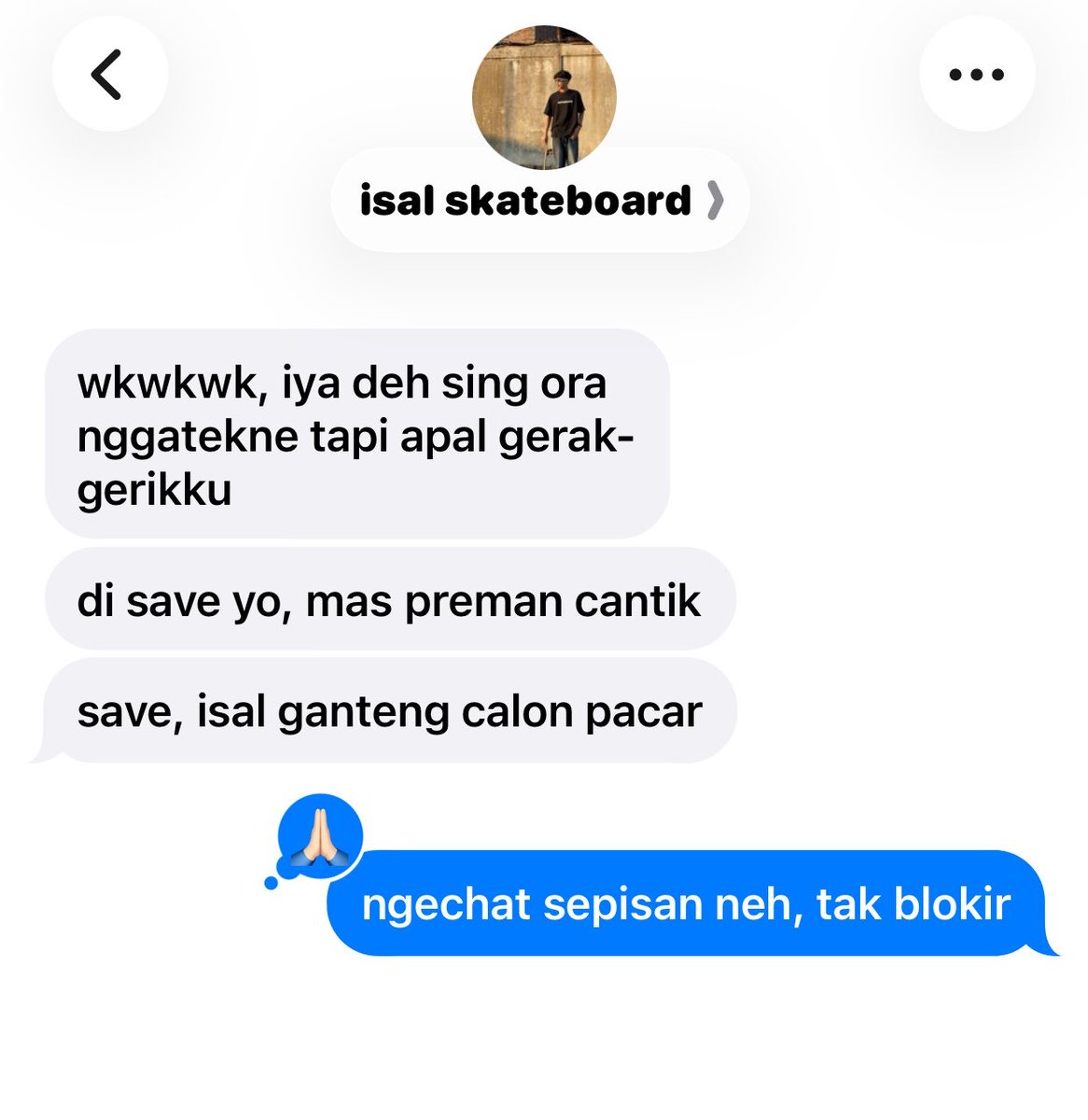 bambiecst's tweet photo. #mengmiong — usaha si anak skate ngedeketin preman cantik https://t.co/Un2EXBcHyI