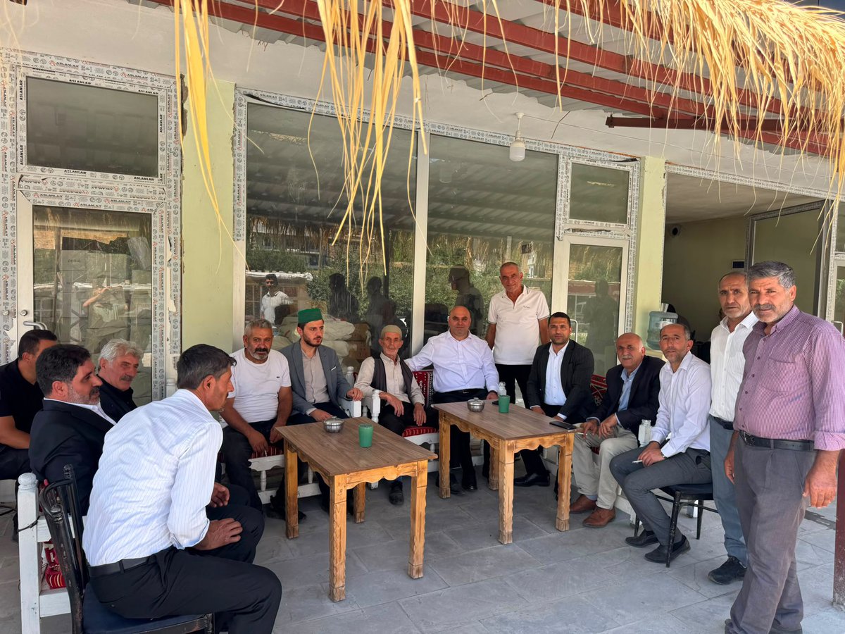 turgaykurtkan's tweet photo. 📍 Yolalan & Yolcular

İl Genel Meclis Başkanımız Sayın Medet İlbars ile birlikte Yolalan ve Yolcular beldelerimizde esnaf kardeşlerimizi ziyaret ederek hayırlı işler ve bereketli kazançlar diledik.

Esnafımızın taleplerini ve önerilerini dinledik, samimi sohbetler gerçekleştirdik. Vatandaşlarımızla gönül bağımızı güçlendirmeye, her zaman sahada olmaya ve hemşehrilerimizin yanında yer almaya devam edeceğiz.

Misafirperverlikleri ve içten sohbetleri için tüm esnafımıza teşekkür ediyor, bol ve bereketli kazançlar diliyorum.
@T_Bedirhanoglu @EnginGunceoglu @Ntanglay