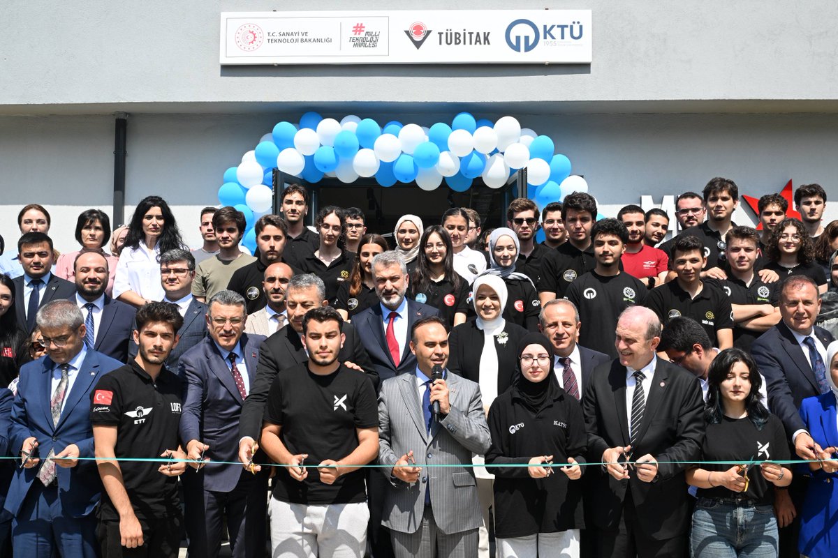 TCSanayi's tweet photo. Bakanımız Sayın @mfatihkacir, Karadeniz Teknik Üniversitesi Millî Teknoloji Atölyesi ile Girişim Evi'ni ziyaret etti.

📍Trabzon https://t.co/DEmA7hgpPE