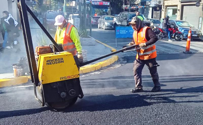 AgenciaComBA's tweet photo. 📌Lomas de Zamora finalizó la renovación integral de las avenidas Alsina y Almirante Brown
https://t.co/ATTexANbSS
#lomasdezamora #banfield #temperley #obraspublicas #federicootermín @fotermin #obrasdelacomunidad #comba https://t.co/pT3PhK6Osm