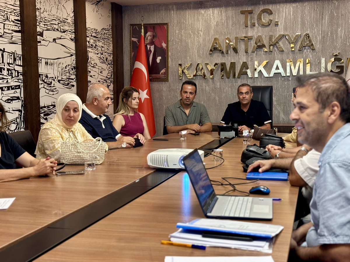 ANTAKYAMEM's tweet photo. İlçe Millî Eğitim Müdürümüz Sn. Ahmet Tecimen başkanlığında, pansiyonlu okul yöneticileriyle İş Sağlığı ve Güvenliği, Sivil Savunma ve Koruyucu Güvenlik Hizmetleri Kapsamında Pansiyonlu Okul Denetim Kriterleri Değerlendirme Toplantısı yapıldı.

@AhmetTecimen
@hataymem
@tcmeb https://t.co/ODXIWMs9CU