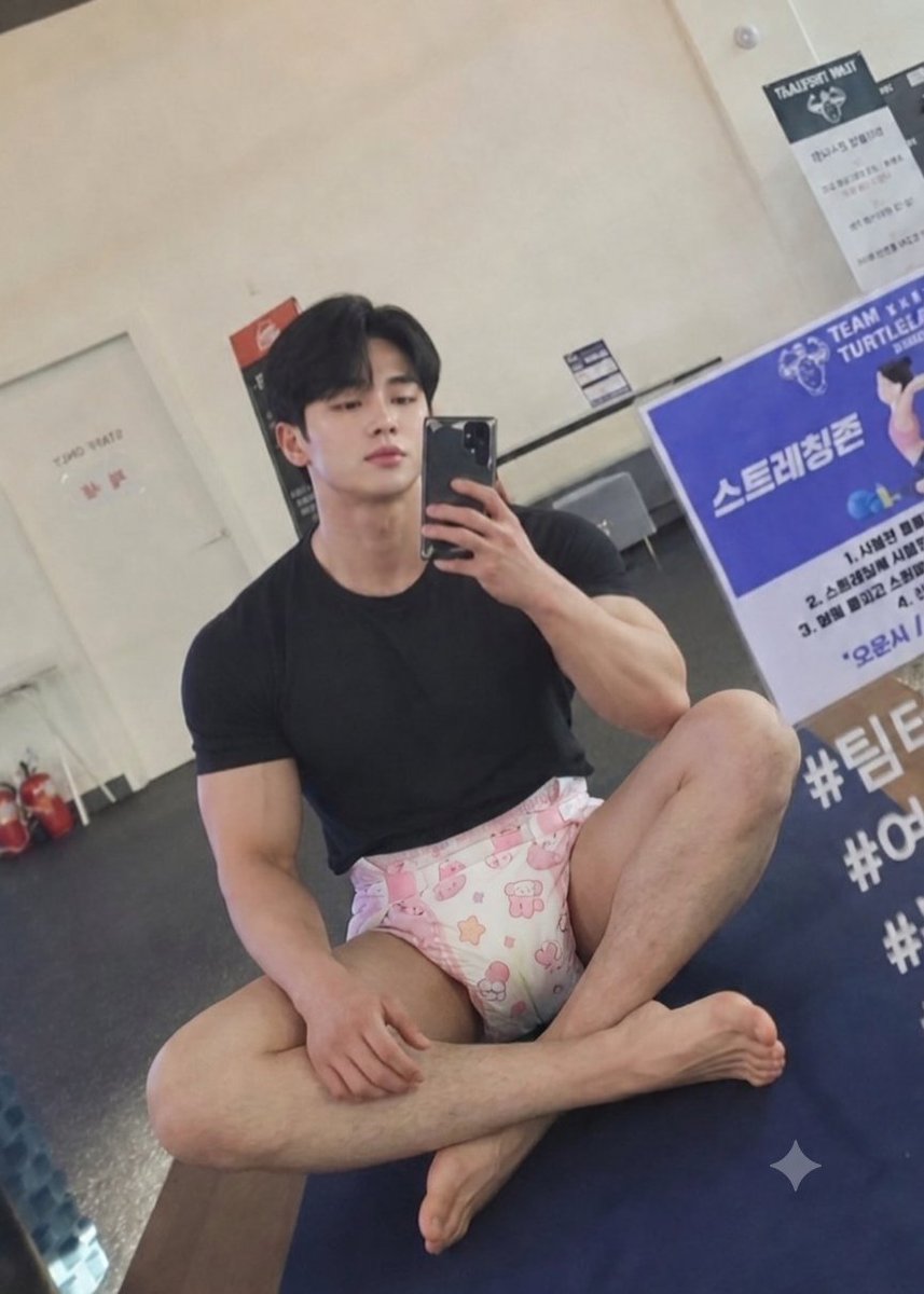 nai2453's tweet photo. 기저귀 체크

운동 집중을 ���해 기저귀는 반드시 착용합니딘
#AIart #AIイケメン #AI男子 #競パン #イケメン図鑑 #イケメンのいる風景 https://t.co/Okx5C5PGoj