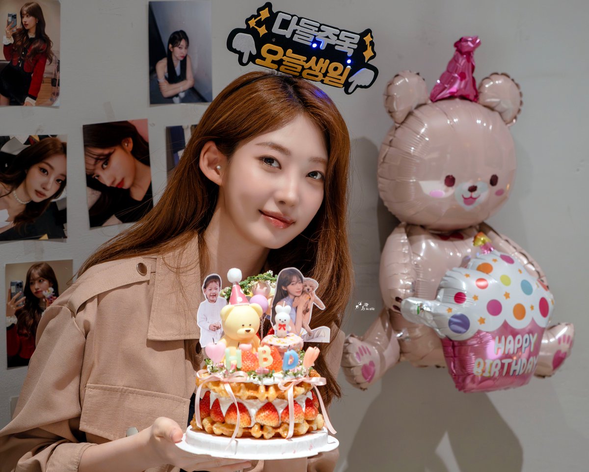 EVERGLOWRIDER's tweet photo. #EVERGLOW #에버글로우 #CODE
#EVERGLOW_CODE #시현 #SIHYEON
#룽지다롱맘 #꽃시현 #션 #숀 #퀸시현
260805 아름다운 시현공주님 생일!!! https://t.co/VS6BQvqukF