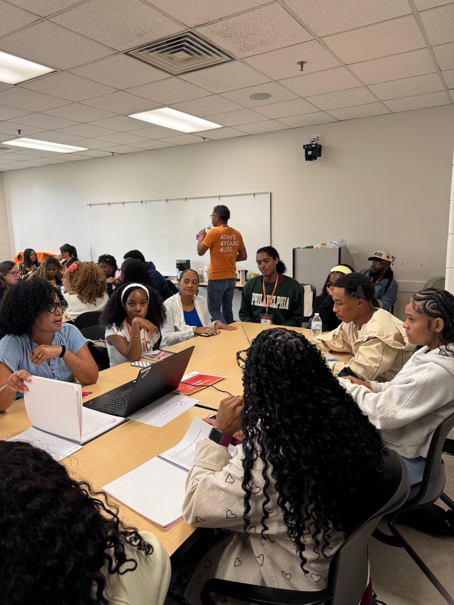 BdaGovernment's tweet photo. Minister of Youth, Social Development and Seniors, the Hon. Tinée Furbert, recently joined Bermuda's PeerForward student leaders at the PeerForward Summer Leadership Workshop at Virginia Commonwealth University, where students from The Berkeley Institute and CedarBridge Academy participated alongside peers from across the United States.

The workshop celebrated the 30th anniversary of PeerForward and the fifth year of the Mirrors Programme's international partnership, equipping students with leadership skills, expanding their networks, and preparing them to inspire their peers to pursue higher education, career success, and lifelong achievement.