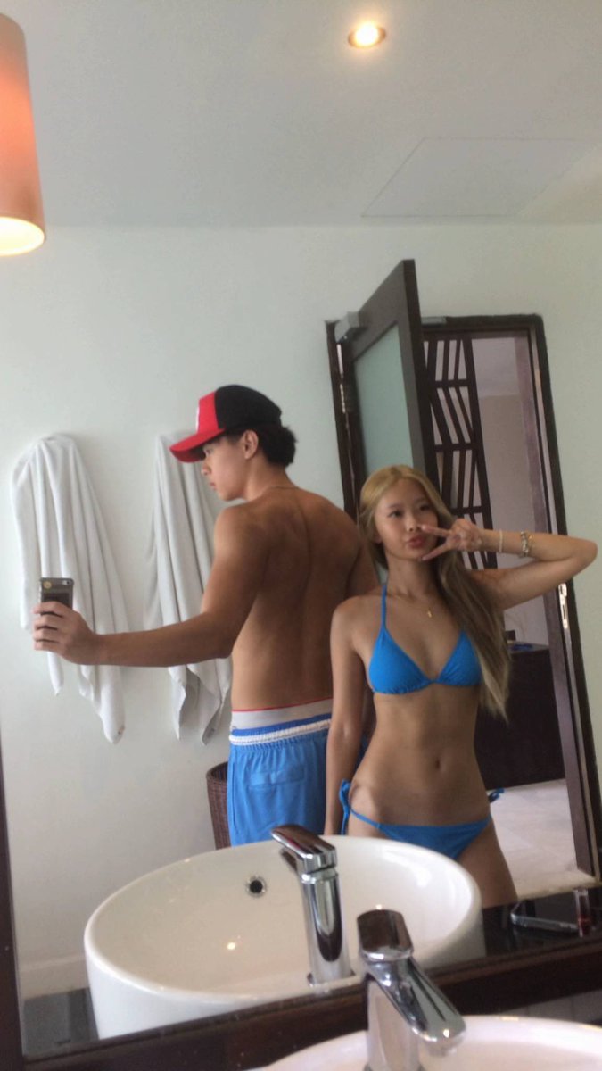 xmmsglover's tweet photo. effortlessly fine as fuck https://t.co/UHbx0E2v7g