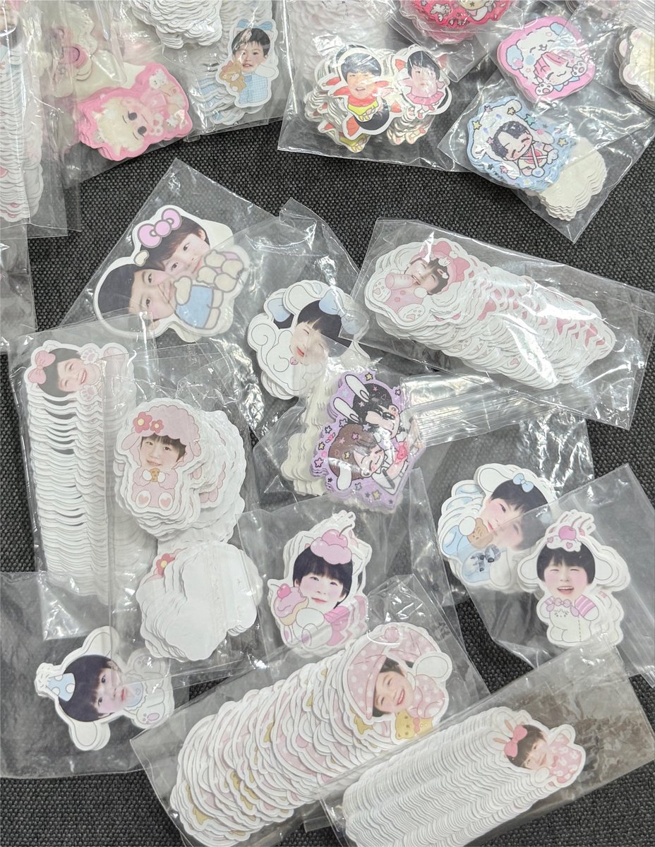 bloominej's tweet photo. วันที่ 8,9 มีอันนิ้ไปแจกนิดหน่อยนะคะ ₍ᐢ..ᐢ₎♡ https://t.co/OI2B7JhYPg