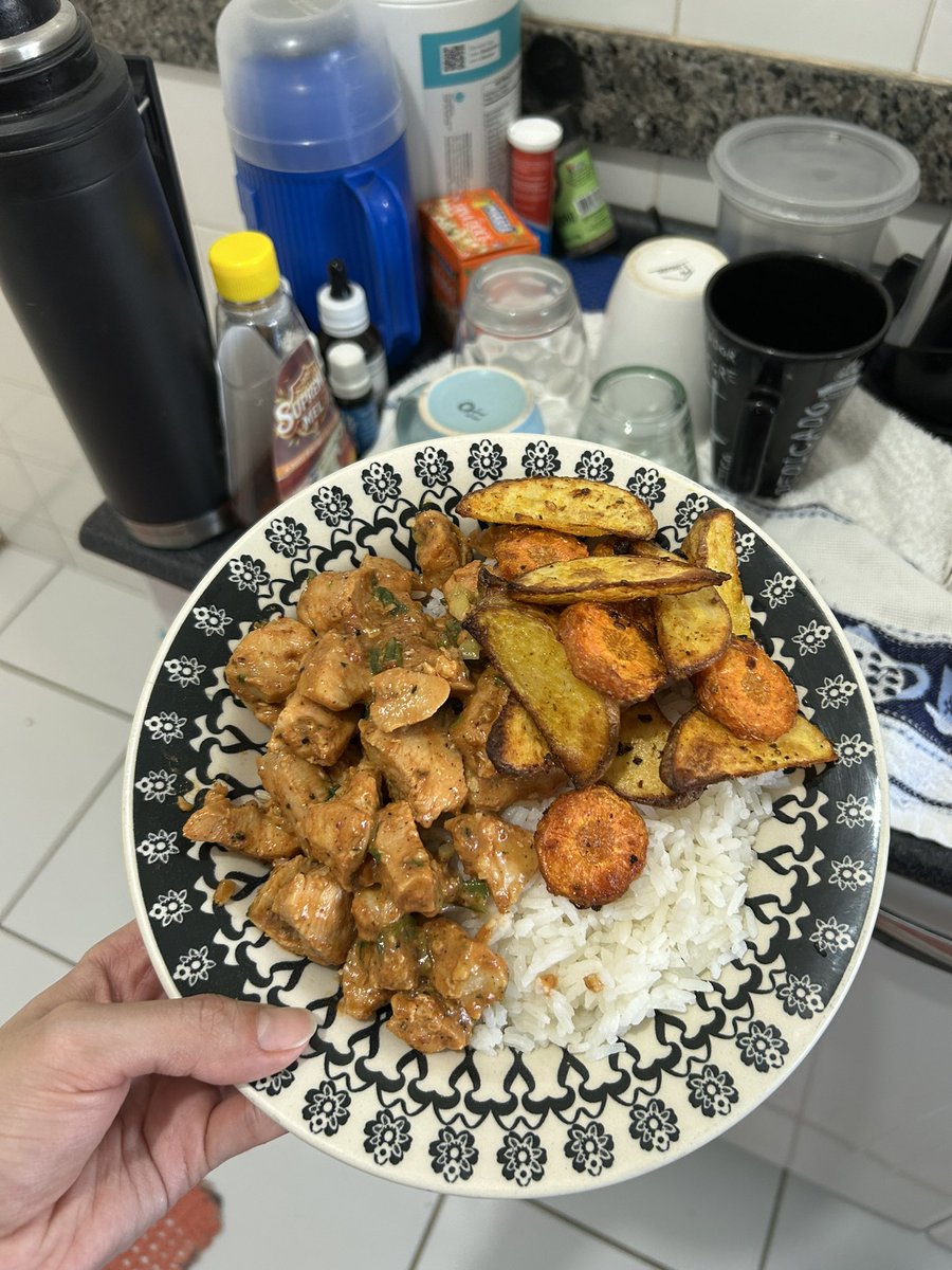 dhuabo's tweet photo. Aquela amiga viciada em se alimentar bem https://t.co/NPfHEFZMwm