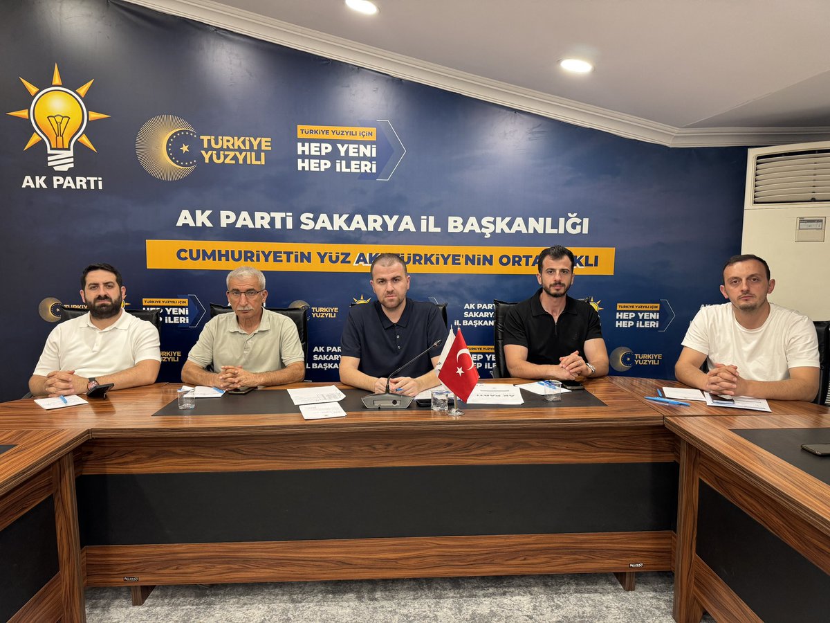 AKPartiSakarya's tweet photo. AK Parti Sakarya İlçe Teşkilat Başkanları Toplantısı, Teşkilat Başkanımız Sayın Murat Salih Başer’in başkanlığında İl Başkanlığımızda gerçekleşti. https://t.co/prR3miAazi