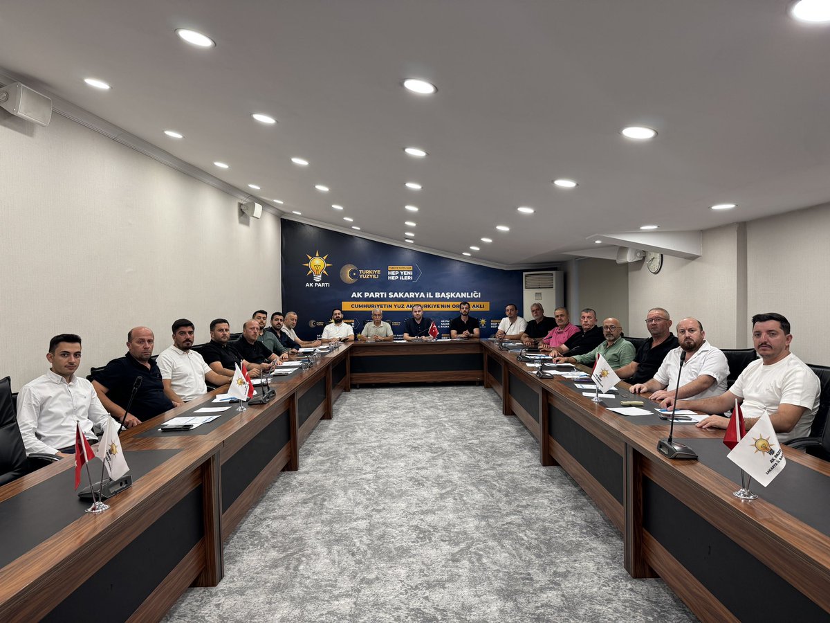 AKPartiSakarya's tweet photo. AK Parti Sakarya İlçe Teşkilat Başkanları Toplantısı, Teşkilat Başkanımız Sayın Murat Salih Başer’in başkanlığında İl Başkanlığımızda gerçekleşti. https://t.co/prR3miAazi