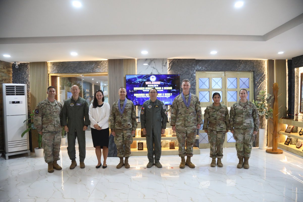 PhilAirForce's tweet photo. BALITANG PAF | PAF, US SPACE FORCES PACIFIC TINALAKAY ANG KOOPERASYON SA SPACE OPERATIONS
See full story:
https://t.co/js43omfh5d
#FocusPAF #GuardiansOfOurPreciousSkies #PAFYouCanTrust #OneAFPOnePhilippines #StrongAirForceStrongPhilippines #AFPYouCanTrust https://t.co/aE9uqxmlBh