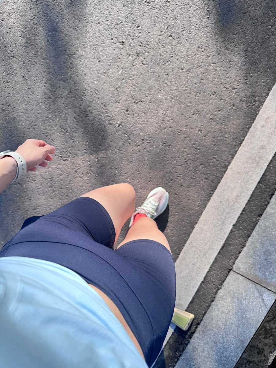 SoftBloomLiving's tweet photo. Leave your worries to the wind. run vitality into your body. https://t.co/RG9ULTO9BS