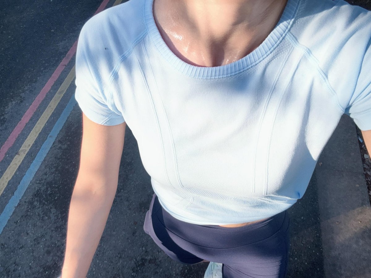 SoftBloomLiving's tweet photo. Leave your worries to the wind. run vitality into your body. https://t.co/RG9ULTO9BS