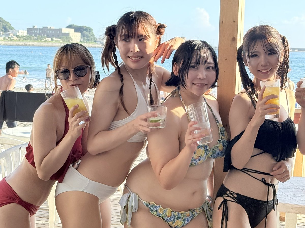 satton_482nanch's tweet photo. 夏の一日をなんちゃらアイドルとSBQアイドル部のメンバーと逗子の海で過ごせた〜

なんちゃらとSBQ各個人オリカクがあったし、ネーミングも最高❗️
写真はまほりん、なんちゃら、ひよりオリカク🍹

久しぶりに夕方の砂浜を見れた
推しの子達と過ごす時間は何とも言え��いね〜仕事疲れなんて忘れちゃう https://t.co/hIZoVW9I3D