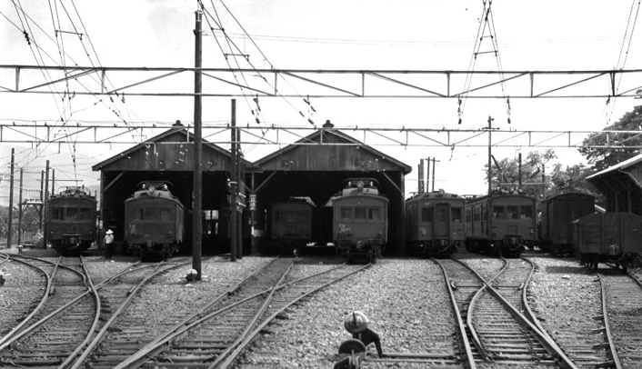 nandaumanosuke2's tweet photo. 令和の今、こんな光景見たら漏らしそう（例え
1954年　北松本電車区
どりこの管理画像
C0301国鉄大糸線 https://t.co/C7o0tevShL