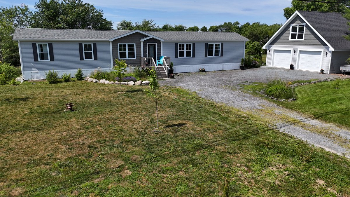KarsaRemax's tweet photo. 🏡✨ Garage goals? RV-ready? Peaceful country living? This one has it ALL at 547 Harold Whynot Road Pine Grove! 🌿
🛏️ 3 bedrooms | 🛁 2 baths
👇Check the link
https://t.co/fqB5r6DJgX
MLS® 202618155
Offered at $485,000
#karsamelnick #remax #openconcept #garage #rv https://t.co/i6tWzkkKQ8