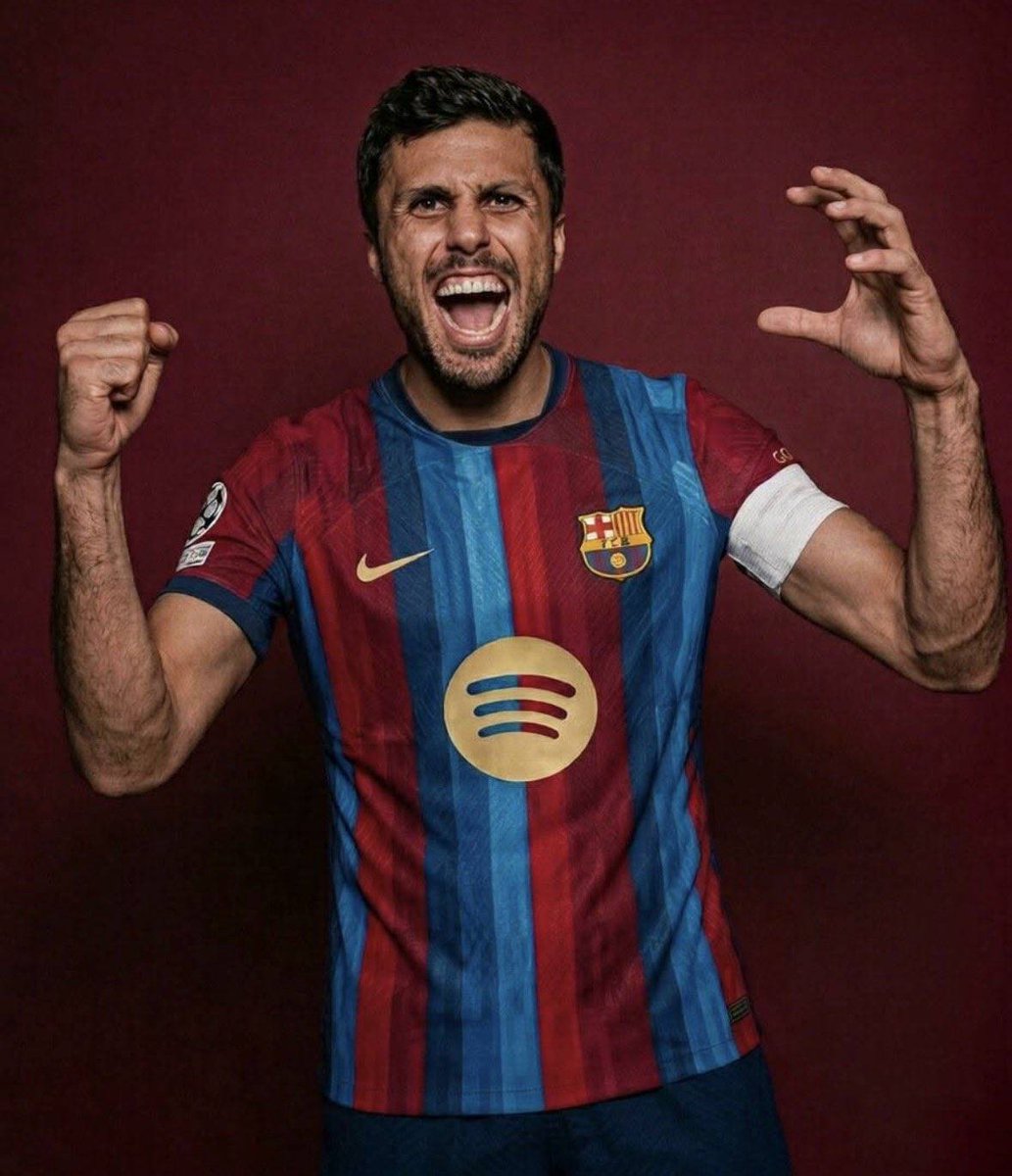 BarcaTimes's tweet photo. 🚨🚨🎖| 𝐌𝐀𝐒𝐒𝐈𝐕𝐄 𝐁𝐑𝐄𝐀𝐊𝐈𝐍𝐆: Rodri has said YES to Barcelona and the club are now going for him. [@JijantesFC] #fcblive 💣 https://t.co/TCD2CX1KQL