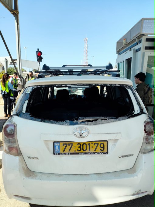 VividProwess's tweet photo. HORRIFIC: A Jewish family accidentally drove into Jenin, where Palestinian Arabs began throwing rocks and bricks at their car trying to kill the family.

By a miracle they escaped and are now with the IDF. https://t.co/iOBcL9JcyB