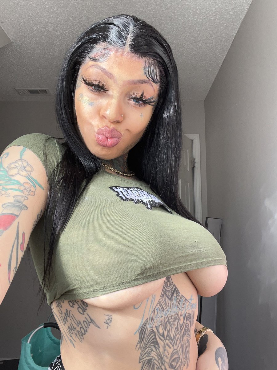 Rosejtso's tweet photo. 💋💋 https://t.co/8oqsrhqxW2