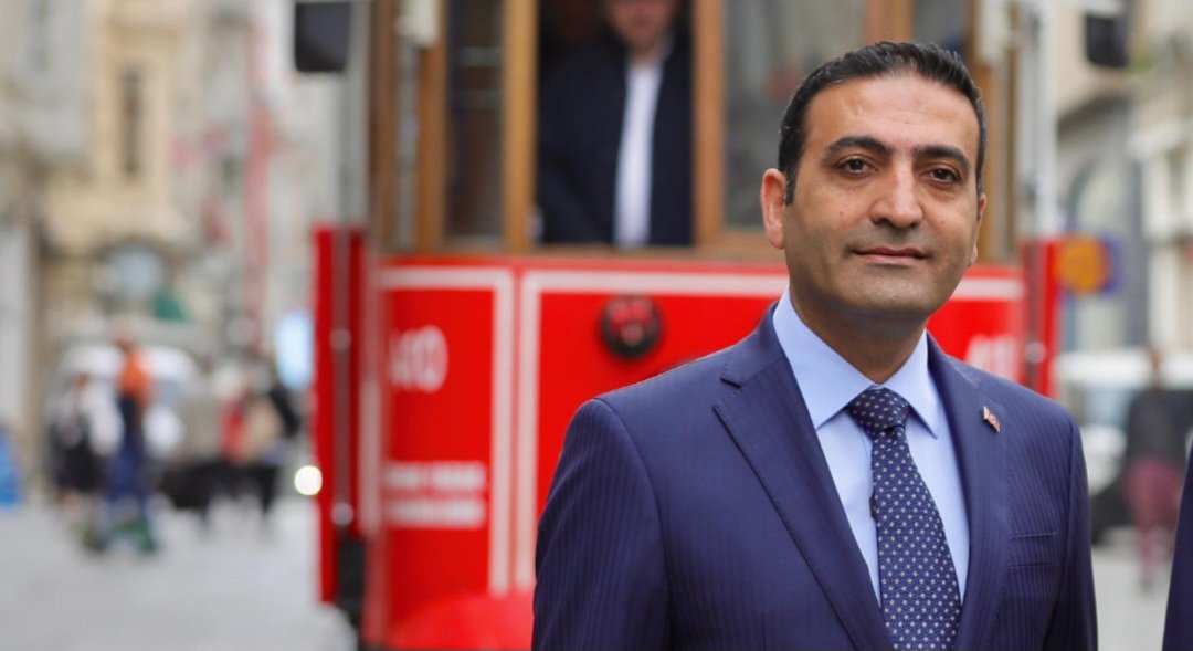 ToplumsalMuhale's tweet photo. Beyoğlu Belediye Başkanı İnan Güney'in görevden uzaklaştırma kararı 2 ay daha uzatıldı. https://t.co/EkpQ7m73a1