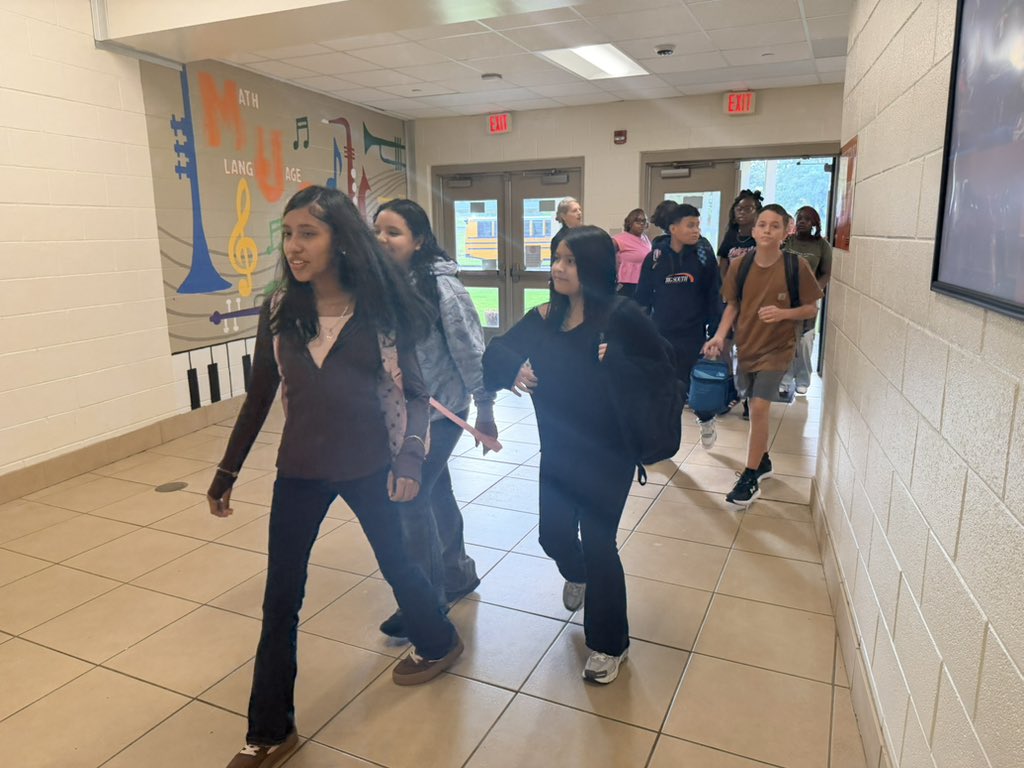 RichlandTwo's tweet photo. From classrooms full of curiosity to hallways full of smiles, our Leopards are already making Day 2 one to remember! 🐆 Every lesson, every conversation, every success matters.
@LongleafMiddle 
#Back2Two #LeadingTheFutureOfLearning https://t.co/puukALlfsK