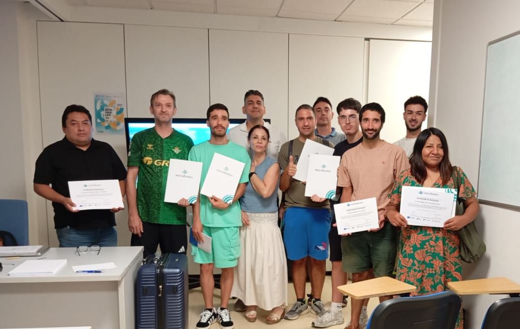 Generacion4Tw's tweet photo. El pasado julio realizamos la formación de Picking + Manejo de Carretilla Elevadora dentro del programa Más Empleo de @FundlaCaixa y FSE+, gestionado por Meridianos en Sevilla. ¡Enhorabuena a todas las personas participantes por su esfuerzo y compromiso! 💪 https://t.co/5LavMBIO8V
