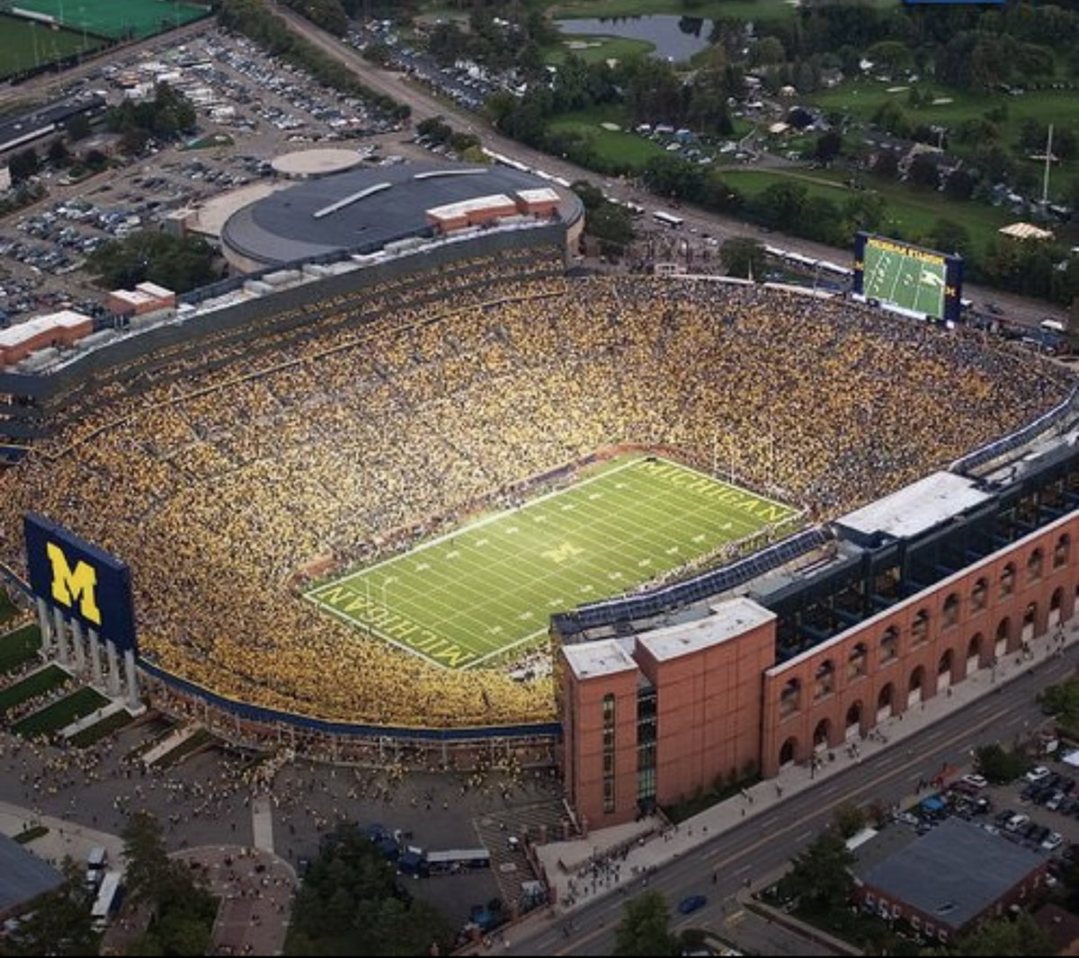 GophersForever's tweet photo. Heard on @SECNetwork from @mstinch79 when talking about Oklahoma’s September game at @UMichFootball, “The Big House is big. It’s not that loud.” Hmmm. 🤔😎
@JWEggleston7 @RajLakra #GoBlue #MaizeOut https://t.co/TKxVaROUwK