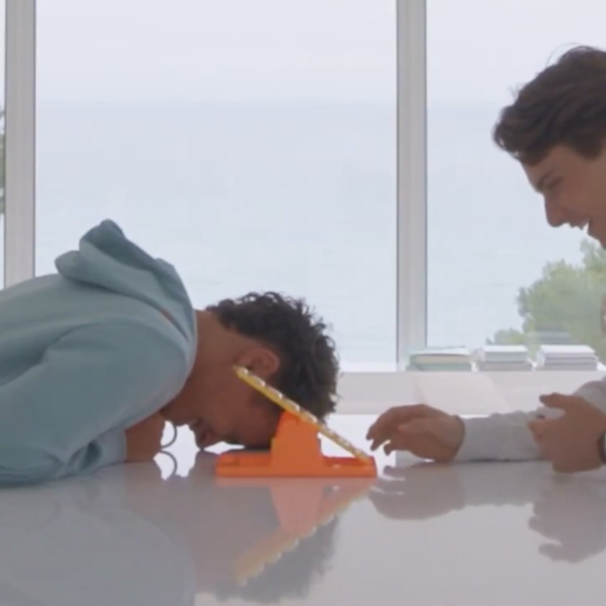 land0sc's tweet photo. please never stop giving them stupid little games to play I'm so entertained rn https://t.co/7lZueoOaOl