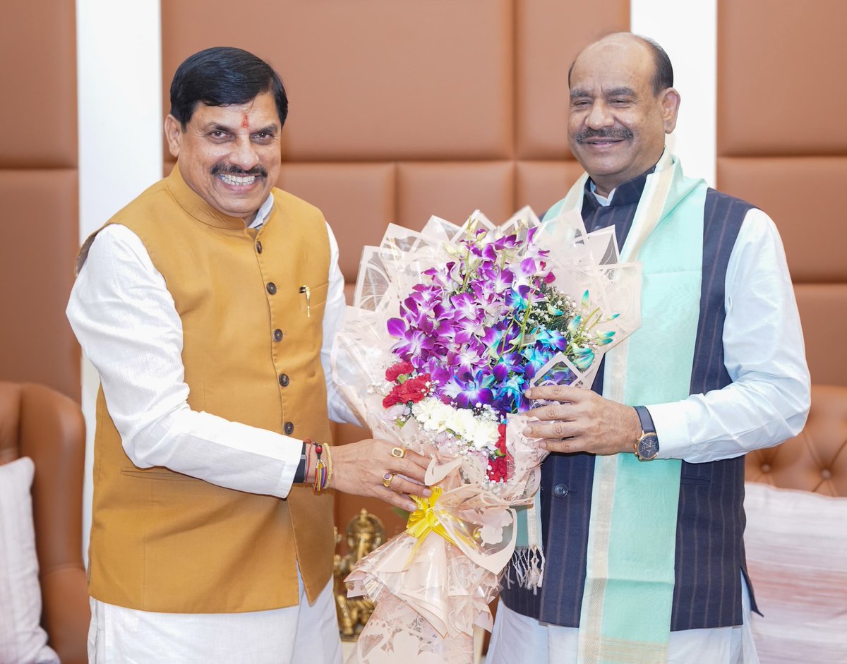 DrMohanYadav51's tweet photo. आज नई दिल्ली में माननीय लोकसभा अध्यक्ष श्री @ombirlakota जी से आत्मीय भेंट की। https://t.co/ztbQuwUme5