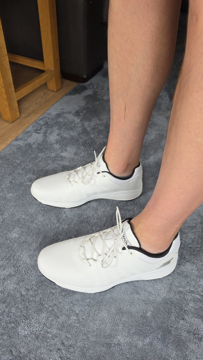 AlecBurnsGolf's tweet photo. Bought some Sketchers for winter golf. These are like wearing clouds. Amazing level of comfort. 👌

Skechers GO GOLF Torque 2. ⛳ https://t.co/m3PGfp0cS3