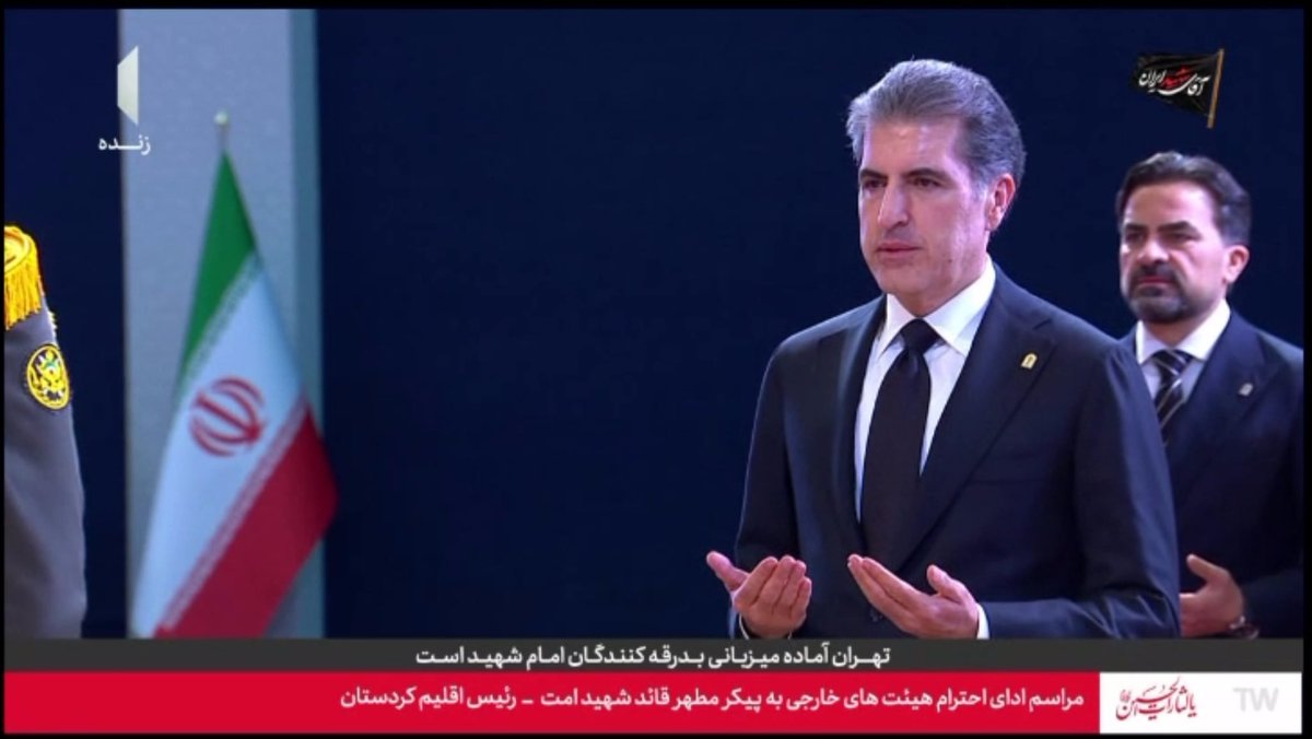 alinaghi2018's tweet photo. آتش شاکرمی شاید تنها کسی‌ باشد که حمایت تمام احزاب مخالف پهلوی را داشته باشد و تفکرات وی به عنوان نقشه راه جنون و جماران و اقلیم معرفی‌ می‌‌شود. آتش معتقد است با حمایت از قالیباف می‌‌توان به حکومتی <<متعادل>> رسید. سوال من از رهبران فرقه جنون این است، این اگر همان فریب اصلاح طلبی با مهره‌های جدید نیست پس چیست؟ چرا خود را به دروغ مخالف جمهوری اسلامی می‌‌خوانید بعد می‌‌روید در رسانه‌های انگلیسی‌ می‌‌گویید بین مخالفان اختلاف هست و باید با جمهوری اسلامی معامله شود. شرف که ندارید، اما گفتم بدانید مردم می‌‌فهمند برای حفظ جمهوری اسلامی چه کار‌ها که نمی‌‌کنید