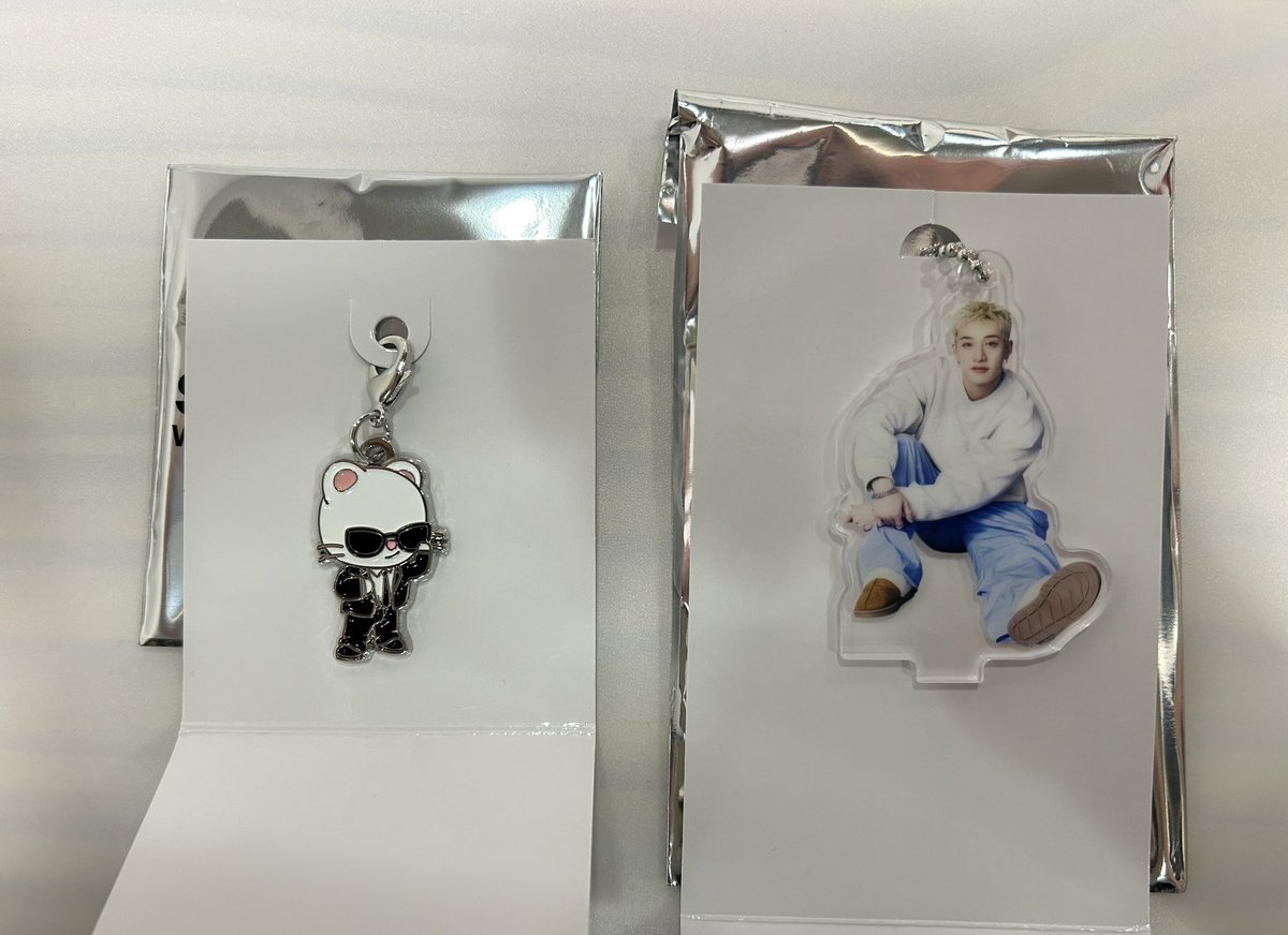 yui181029274000's tweet photo. StrayKids スキズ RUN IT グッズ アクスタ キーホルダー 交換

譲》バンチャン🐺、ジニレット🦙

求》同種スンミン🐶、パピーム
（アクスタは座っている方を求めています）

纏めてだと有り難いですが１つからでもお気軽にお声掛けください✨
郵送希望 https://t.co/6FUuXI2TB7