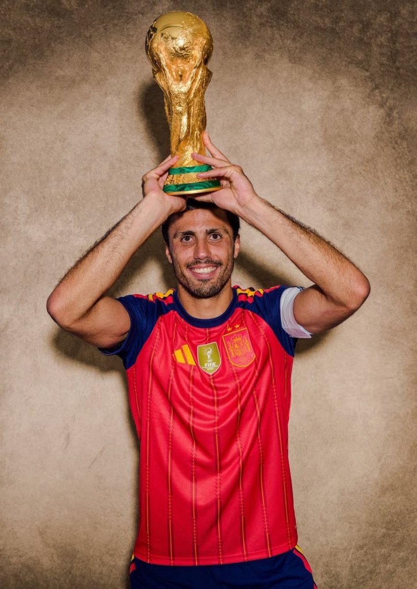 centregoals's tweet photo. 🚨🚨| BREAKING: Rodri has said 𝐘𝐄𝐒 to Barcelona, and the club are now 𝐏𝐔𝐒𝐇𝐈𝐍𝐆 to sign him. 🔵🔴✔️

[@JijantesFC] https://t.co/L9XcbNA3NB
