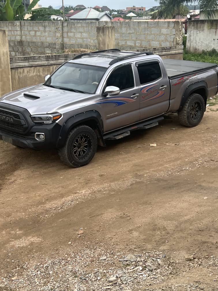 AngelAnon12's tweet photo. You wont beleive Your eyes 😂
2013 Tacoma SR5, ¢76.5k. 

Nigeria Plate(all docs intact)
2.7L solid Untouched 
70k+ miles
Leather Seats 
Key
AC
Screen 

Buy and service transmission 

Tesano
Commission applies 
+233504677084
Sek
https://t.co/oYVFqR8uBz https://t.co/oRFWG4xjgE