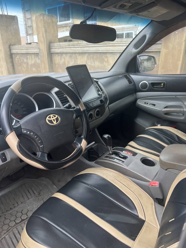 AngelAnon12's tweet photo. You wont beleive Your eyes 😂
2013 Tacoma SR5, ¢76.5k. 

Nigeria Plate(all docs intact)
2.7L solid Untouched 
70k+ miles
Leather Seats 
Key
AC
Screen 

Buy and service transmission 

Tesano
Commission applies 
+233504677084
Sek
https://t.co/oYVFqR8uBz https://t.co/oRFWG4xjgE