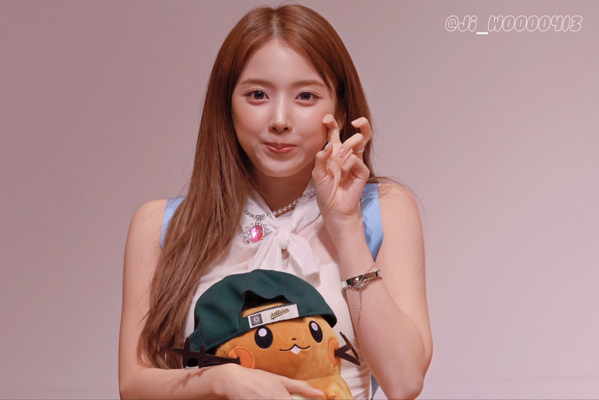 ji_woooo413's tweet photo. 20260806 makestar

데덴쮸🐹⚡️

#NMIXX #엔믹스 #JIWOO #지우 #ジウ https://t.co/xAztMYJqyE