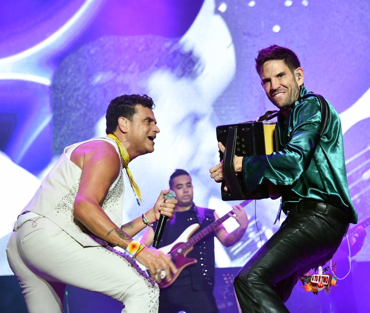 ATuRitmoTvBcn's tweet photo. @SilvestreFDC conquista el BARTS Festival de Barcelona con su gira “El Baile de Todos”

📷/ @EdisonJavierOfi 
🎫 / BARTS Festival 
🧑‍💻/ https://t.co/4qekhezTwp https://t.co/tuDrEYExeq