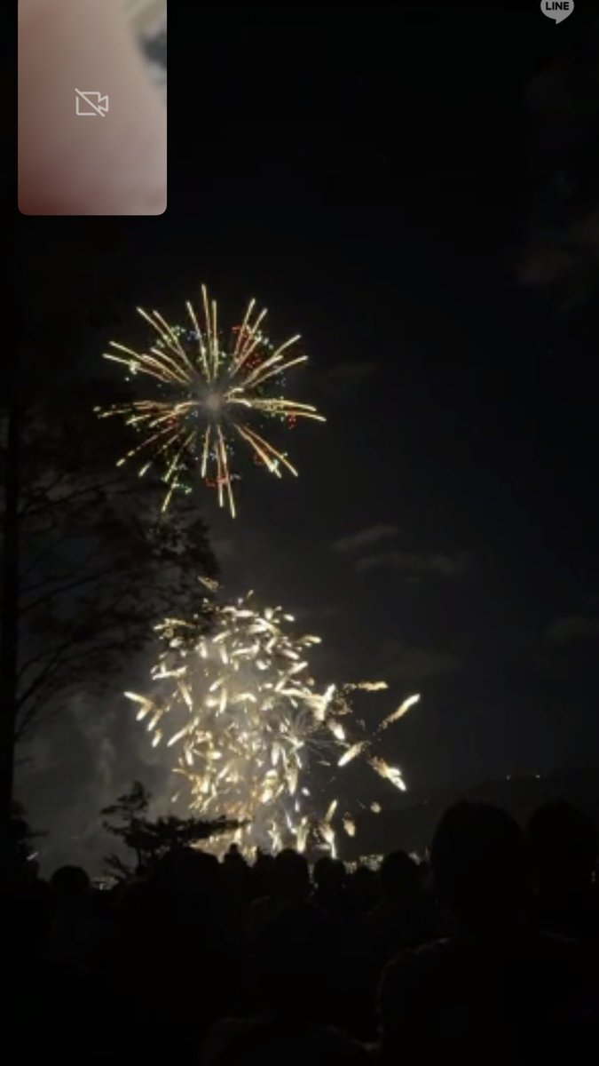 myun_507's tweet photo. やたがビデ通で花火見せてくれた🎆
めちゃきれい🫶✨ https://t.co/rPISgk45Xu