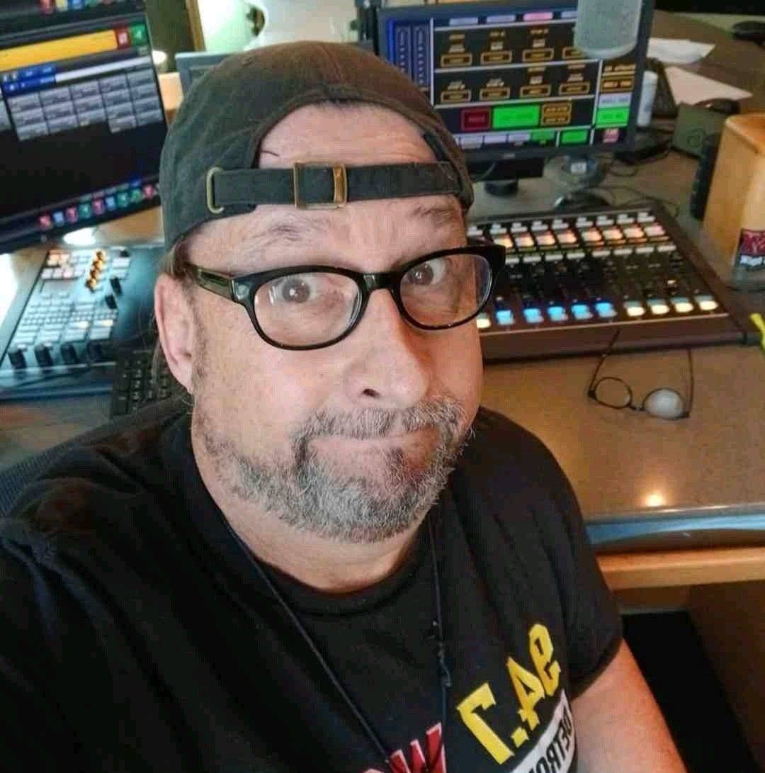 screamin1's tweet photo. Good morning, friend, @wcsx music news: Stryper Frontman Defends Bon Jovi Against Online Critics During MSG Residency; on till 10am playing your great tunes - weather/traffic on 94.7 WCSX https://t.co/BPHJsapqEu https://t.co/dn1bjbZ1wI