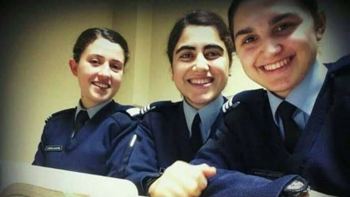 ademyarslan's tweet photo. Barış güzeldir, silahların susması iyidir. Ama PKK ya af çıkaranların masum Harbiyelileri hapiste tutması da vicdanları kanatıyor https://t.co/XCQNEkXDzy