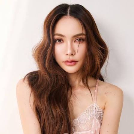 IconicRankings's tweet photo. 🗳️ Thai Celebrity of the Year 2026

Current Top 15:

1. Lingling Sirilak
2. Orm Kornnaphat
3. Yoko Apasra
4. Charlotte Austin
5. Pawat Chittsawangdee
6. Win Metawin
7. Tontawan Tantivejakul
8. Lookmhee Punyapat
9. War Wanarat
10. Pond Naravit
11. Nanon Korapat
12. Jiratchapong Srisang
13. Chanikarn Tangkabodee
14. Becky Armstrong
15. Bright Vachirawit

Source: Netizens Choice Voting