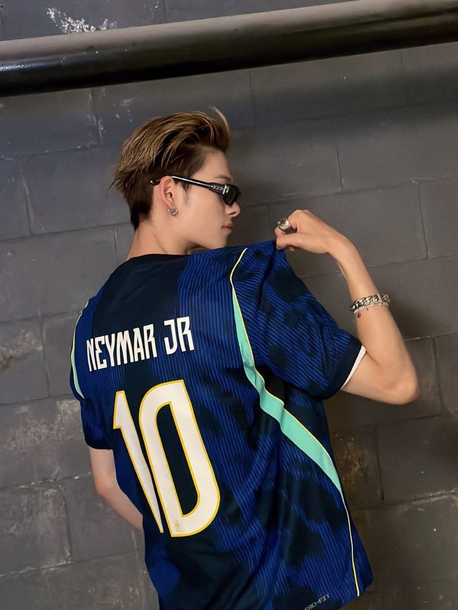 LKiuulo58542's tweet photo. Ni-ki, I hope one day you’ll see yourself the way those who truly support you see you: talented, kind, and a wonderful person.

WITH LOVE TO NI-KI
#WithNI_KIForever #NI_KI #니키@enhypen @ENHYPEN_members https://t.co/FsVGJC6Y1d