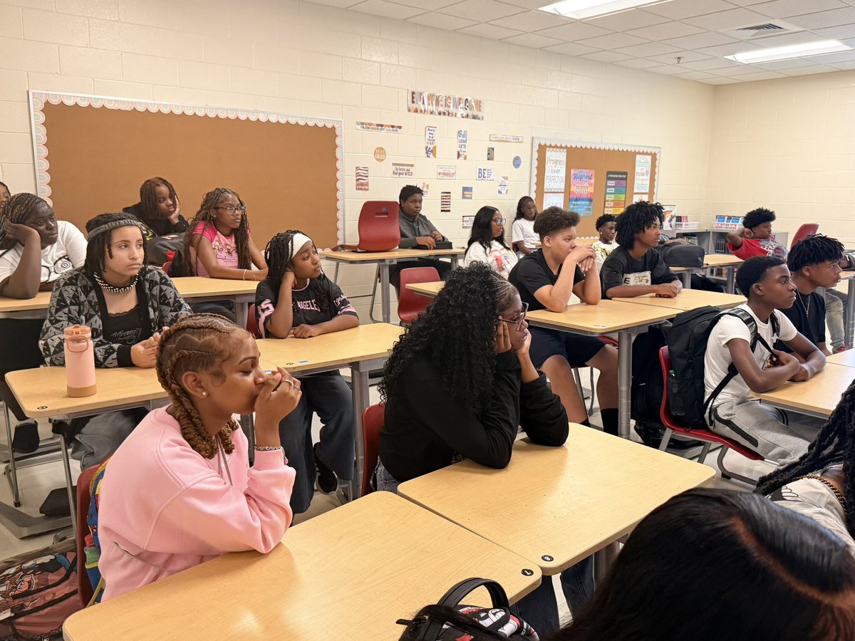 RichlandTwo's tweet photo. 📚 Learning is taking flight at @WHS_Redhawks ! Every classroom is filled with curiosity, collaboration, and Redhawk pride. ♥️🖤#ExcellenceOnPurpose #Back2Two
#ChampionMindset https://t.co/dxdL6Roca4