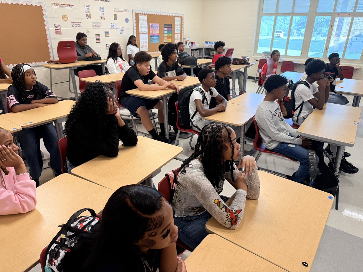RichlandTwo's tweet photo. 📚 Learning is taking flight at @WHS_Redhawks ! Every classroom is filled with curiosity, collaboration, and Redhawk pride. ♥️🖤#ExcellenceOnPurpose #Back2Two
#ChampionMindset https://t.co/dxdL6Roca4