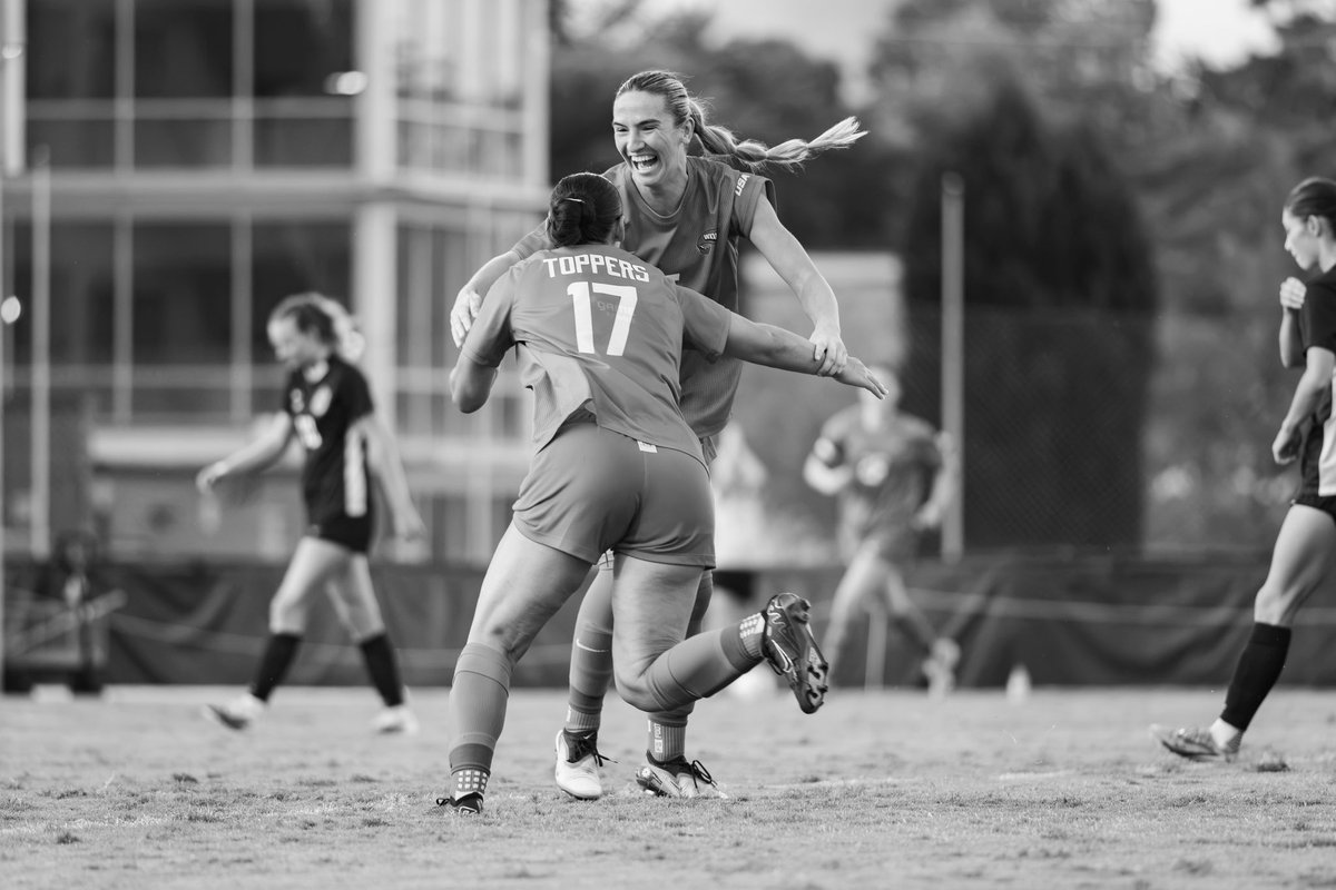 TylerMayhew133's tweet photo. WKU Women’s soccer defeated Murray state 4-1 in an exhibition match Wednesday august 5th 

Shot for @KySportsTV 

@WKUSports @MSURacers https://t.co/0TWMCFHpim