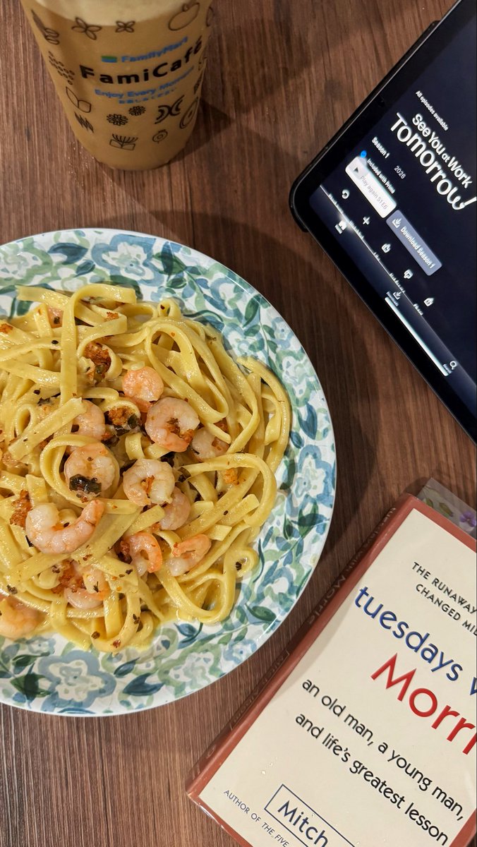 uttytan's tweet photo. just quiet evenings, warm pasta, coffee, and books.. ☺️ https://t.co/YRBil0IVwP